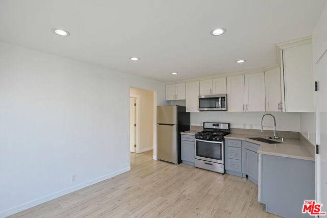 1277 W 23rd Street, Los Angeles CA: https://media.crmls.org/mediaz/a0df44f4-1f38-4ce7-82c8-b1894df5f174.jpg