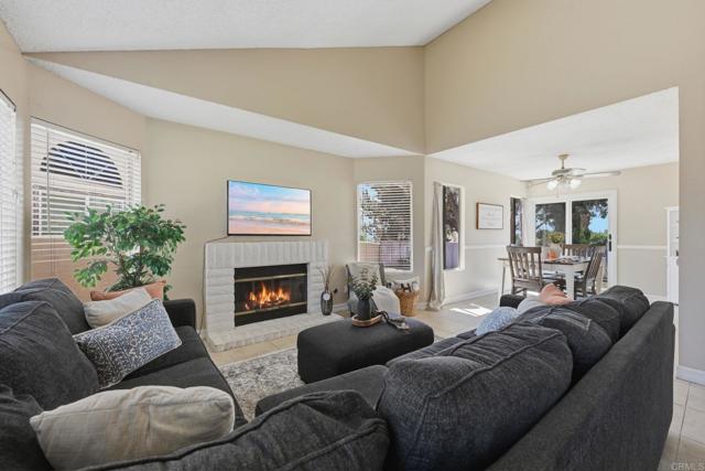 1851 Normandy Gln, Escondido, CA 92027 photo 9