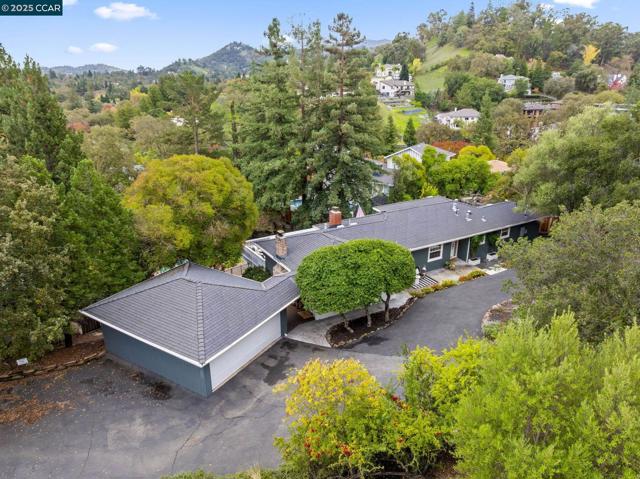 110 Twin Peaks Drive, Walnut Creek CA: https://media.crmls.org/mediaz/a0e08533-46b8-4f74-97a7-214a7fcbf59f.jpg