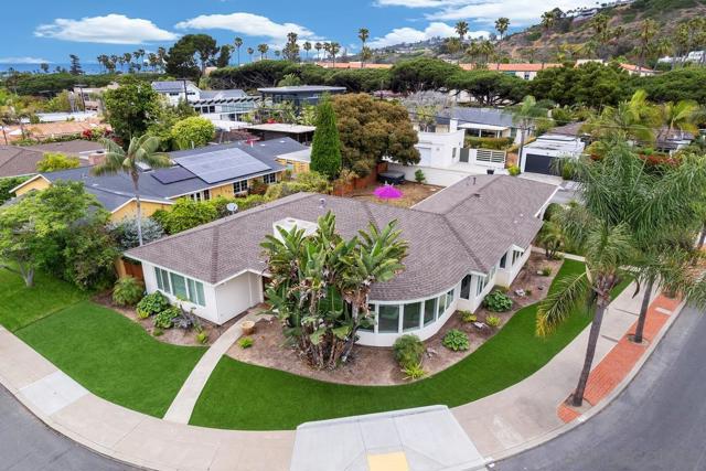 6307 Via Maria, La Jolla CA: https://media.crmls.org/mediaz/a0e0f28b-b36b-44e0-8708-21ec939c07e9.jpg