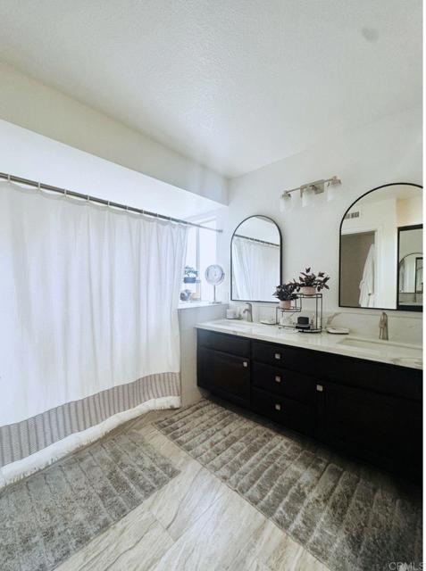 Detail Gallery Image 12 of 24 For 1984 Casablanca Ct, Vista,  CA 92081 - 3 Beds | 2/1 Baths