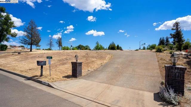 Image 1 of 14 For 3901 Heathfield Pl