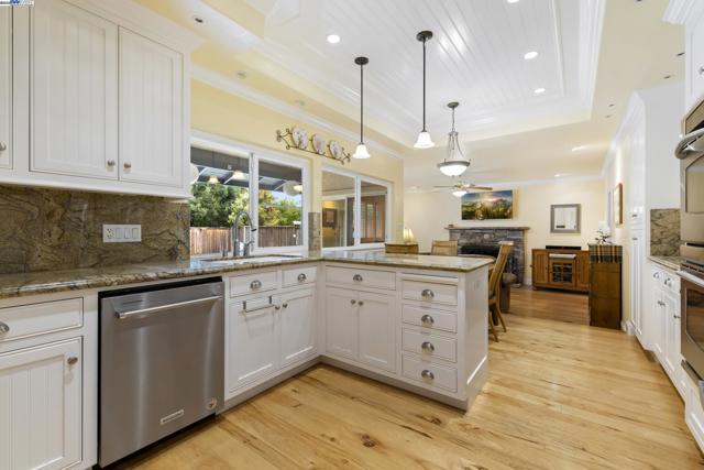 5145 Springdale Ave, Pleasanton CA: https://media.crmls.org/mediaz/a0e29a54-7b8b-46c2-ad01-d68b23b95be1.jpg