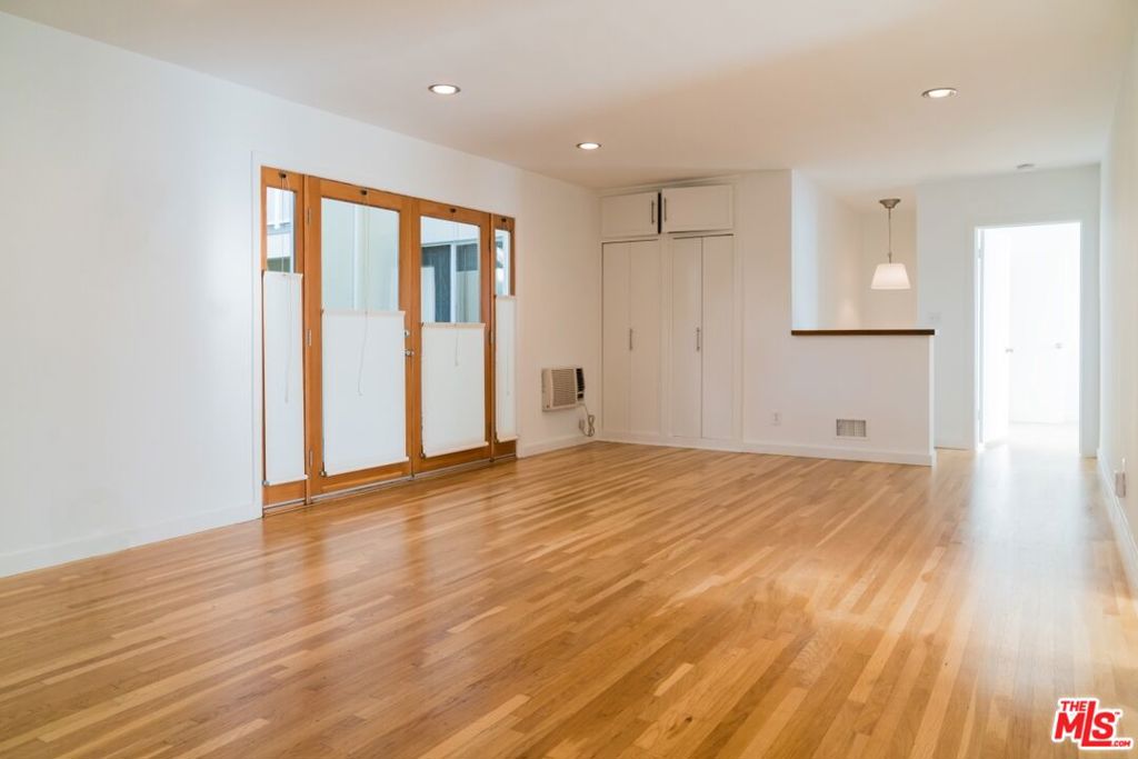 1223 N Crescent Heights Boulevard