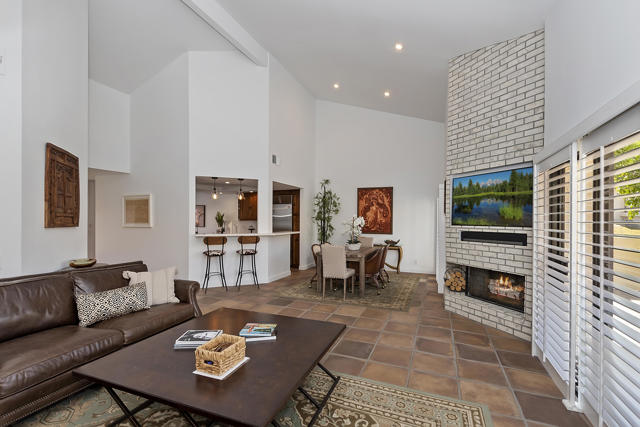 010_Living Room
