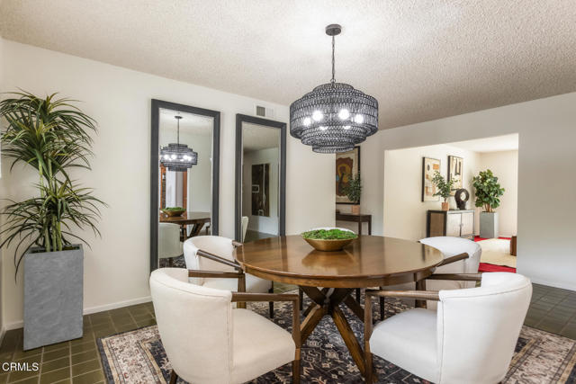 5766 Briartree Drive, La Canada Flintridge CA: https://media.crmls.org/mediaz/a0e40a78-a0e4-4a69-9793-895a7b6cfefa.jpg