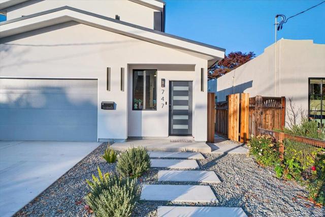 747 W Washington Avenue, Sunnyvale CA: https://media.crmls.org/mediaz/a0e49e74-da73-4bf3-9ab6-e8852a6bf092.jpg