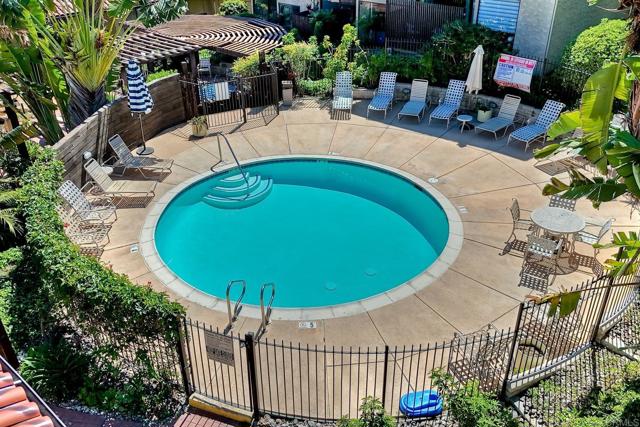 Detail Gallery Image 35 of 49 For 1915 Estrella De Mar Ct #C,  Carlsbad,  CA 92009 - 2 Beds | 2/1 Baths