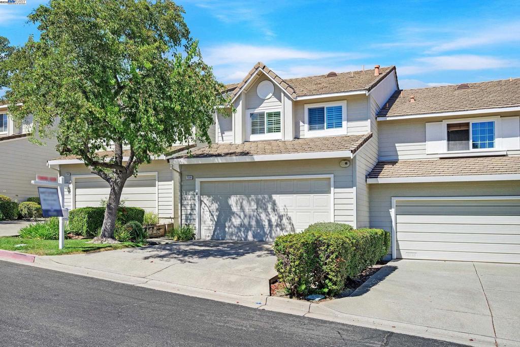 7539 Rolling Hills Cir