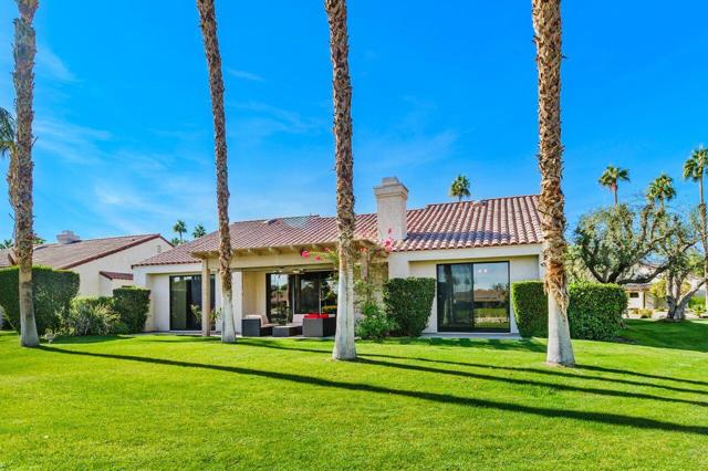 10321 Sunningdale Drive, Rancho Mirage CA: https://media.crmls.org/mediaz/a0e5cd30-aece-4411-a510-e80c4a4c80dc.jpg