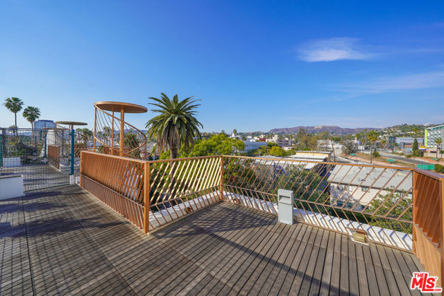5800 Harold Way, Los Angeles CA: https://media.crmls.org/mediaz/a0e68c95-0e6f-41dc-8b82-fdd7e5f18845.jpg
