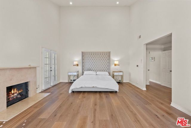 22241 Alizondo Drive, Woodland Hills CA: https://media.crmls.org/mediaz/a0e6f6e4-89e7-4730-a2fe-f45103b65fd8.jpg