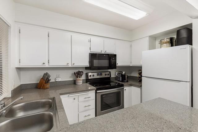 Detail Gallery Image 8 of 30 For 7980 Mission Center Ct. #F,  San Diego,  CA 92108 - 1 Beds | 1 Baths