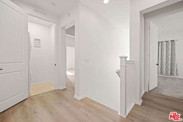 21749 Bene Drive, Santa Clarita CA: https://media.crmls.org/mediaz/a0e7f3ee-fc9c-4be0-8589-e021f0d804c6.jpg
