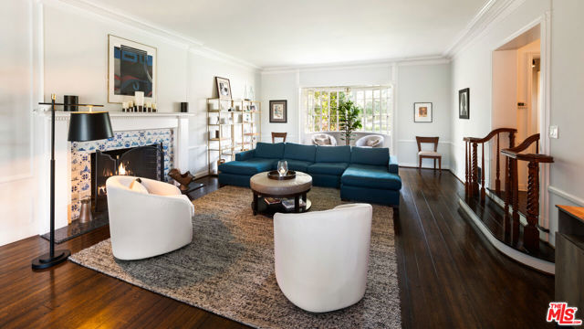 850 Birchwood Drive, Los Angeles CA: https://media.crmls.org/mediaz/a0e815c8-7087-452b-b4d9-4d5b6703747e.jpg