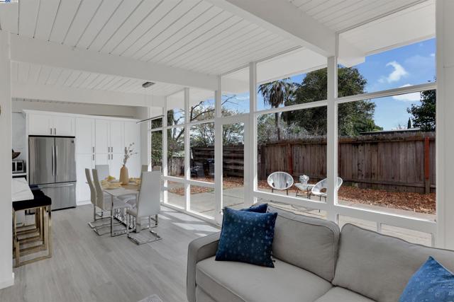 1167 Temple Dr, Pacheco CA: https://media.crmls.org/mediaz/a0e82d60-d073-4d73-80ca-8bb34b24568b.jpg