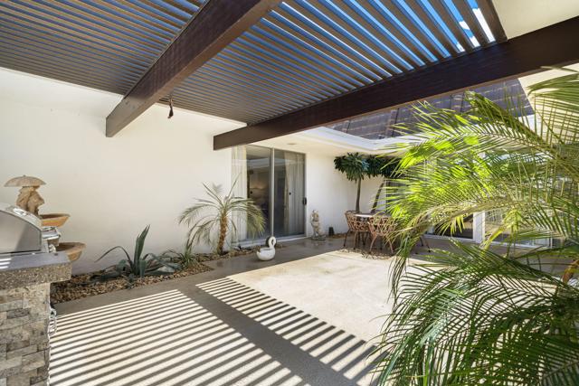 2515 E Jacaranda Road, Palm Springs CA: https://media.crmls.org/mediaz/a0e86b5d-305f-4427-8a6e-e1958fb27a59.jpg