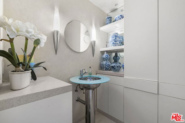 9255 Doheny Road, West Hollywood CA: https://media.crmls.org/mediaz/a0e86ddd-a38e-430d-9ef5-f0866d7b2be8.jpg