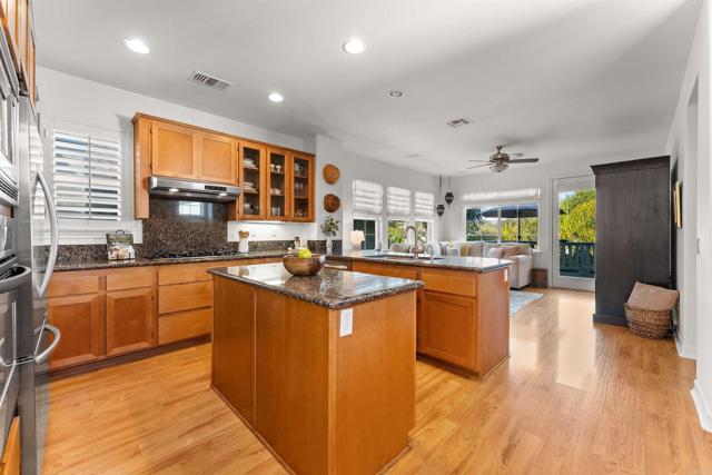 Detail Gallery Image 12 of 48 For 7066 Leeward Street, Carlsbad,  CA 92011 - 3 Beds | 2 Baths