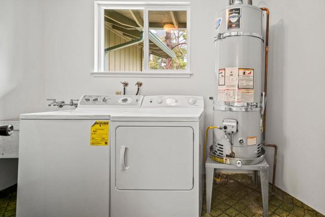 10 Wyndemere Vale, Monterey CA: https://media.crmls.org/mediaz/a0e947af-30fb-45a9-85ec-445c7d501bcd.jpg
