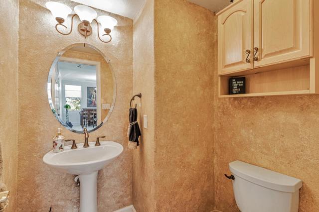 975 Oak Brook Way, Gilroy CA: https://media.crmls.org/mediaz/a0e95c7e-d7f9-4ea5-86a1-10ed3be20db2.jpg