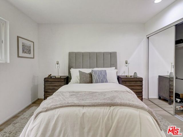 18111 Coastline Drive, Malibu CA: https://media.crmls.org/mediaz/a0ea847e-cef7-4a74-bd97-e4c01ce156b6.jpg