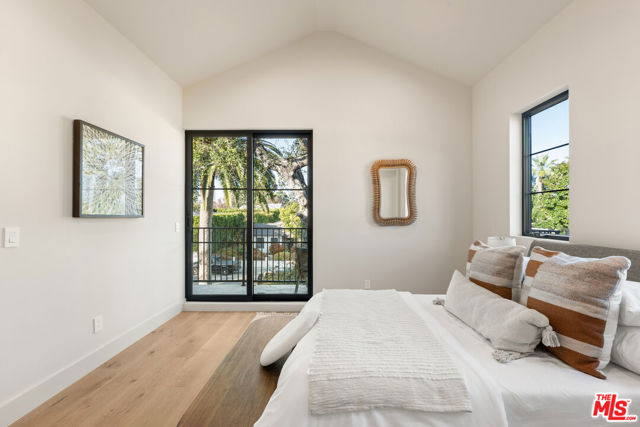 11746 La Maida Street, Valley Village CA: https://media.crmls.org/mediaz/a0eb43bb-c27a-441f-8ecb-76b2b8d1107d.jpg