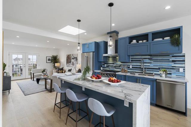 2239 43rd Avenue, San Francisco CA: https://media.crmls.org/mediaz/a0eb61ea-5c08-4898-96db-7202c24ecd17.jpg