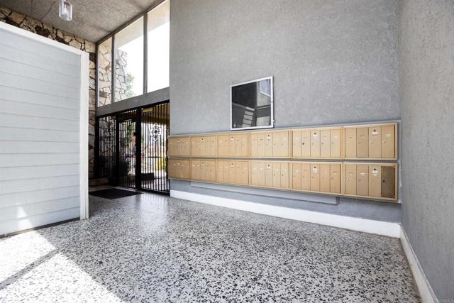 Detail Gallery Image 7 of 36 For 19344 Wyandotte St, Reseda,  CA 91335 - – Beds | – Baths