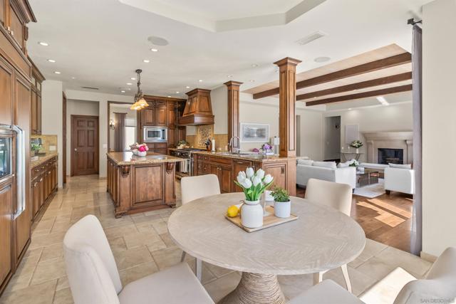 17941 Vista Lomas Dr, Poway CA: https://media.crmls.org/mediaz/a0ec94e0-c88f-4b7e-a2f6-c938f052a937.jpg