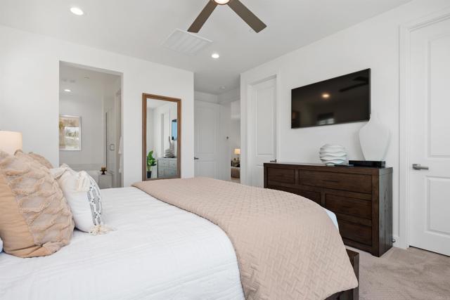 3002 Villeta Ave, Carlsbad CA: https://media.crmls.org/mediaz/a0ecd478-a65c-4866-bcf2-13fc49d84a92.jpg