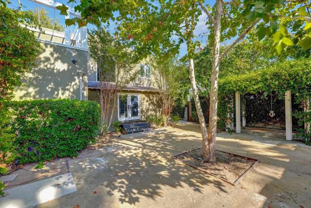 1901 N Catalina Street, Los Angeles CA: https://media.crmls.org/mediaz/a0ed5ac3-3c23-4fa7-a56b-05bebc6448fa.jpg