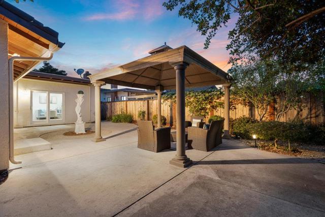 788 Mayten Tree Court, Sunnyvale CA: https://media.crmls.org/mediaz/a0ed7ee1-29fc-4220-a32a-8c36ec706a55.jpg