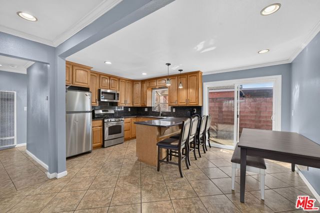 248 East 186th Street photo 9