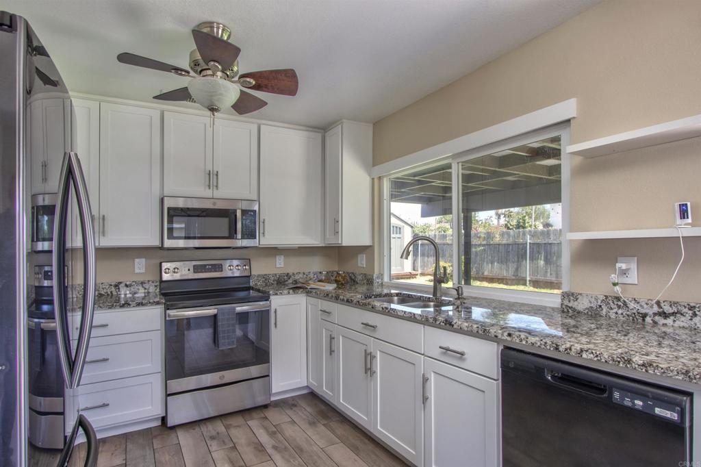 1279 Siggson Ave - photo 8