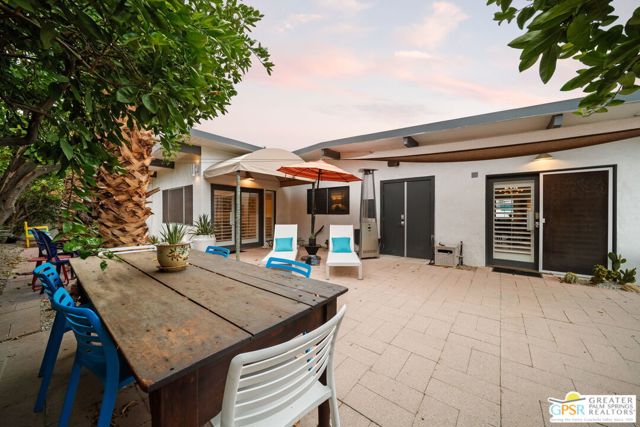 695 N Monterey Road, Palm Springs CA: https://media.crmls.org/mediaz/a0eef6cc-1ef6-44e6-936c-e8633f97b956.jpg