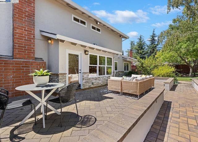 59 Arenas Ct, San Ramon CA: https://media.crmls.org/mediaz/a0ef537a-f27a-448d-9b82-dd4c37981ac2.jpg
