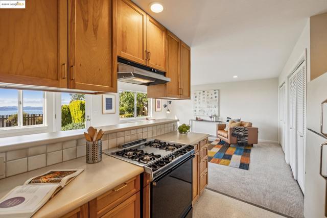 256 Cambridge Ave, Kensington CA: https://media.crmls.org/mediaz/a0f0175c-9923-4674-975d-6eb161dd6aff.jpg