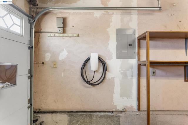 Image 37 of 46 For 831 Casanova Dr