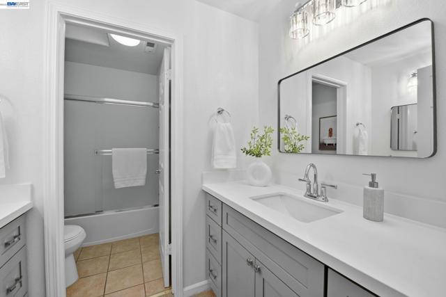 Image 33 of 55 For 15518 Harbor Way