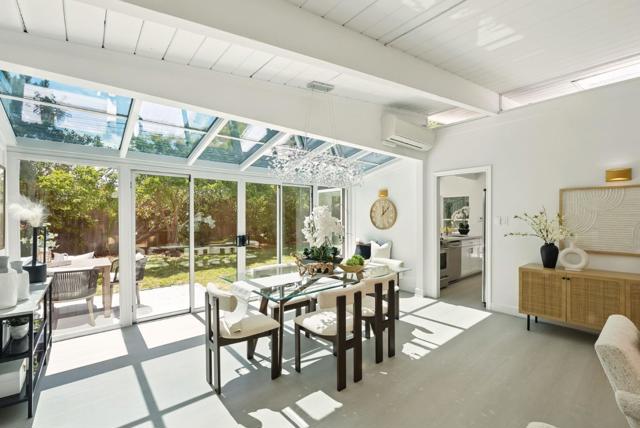 747 De Soto Drive, Palo Alto CA: https://media.crmls.org/mediaz/a0f23444-e458-49db-b5d8-ebcae5a9fa07.jpg
