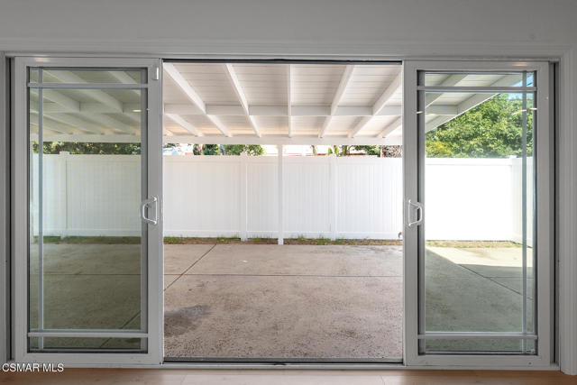 9800 Geyser Avenue, Northridge CA: https://media.crmls.org/mediaz/a0f276c9-5c85-4787-9b58-0d0c0443939d.jpg