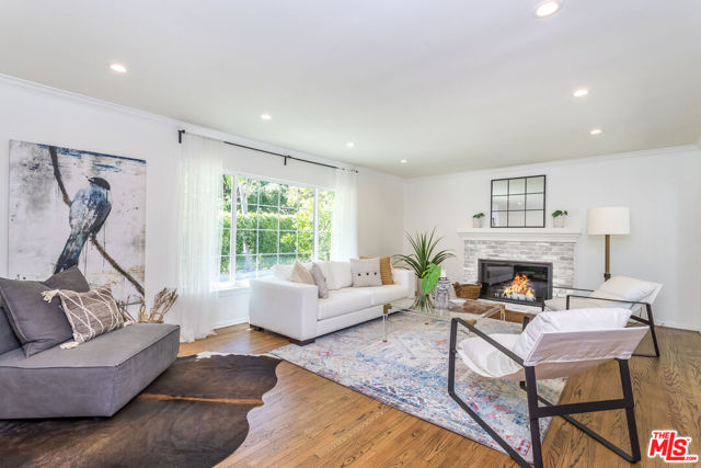 3634 Mandeville Canyon Road, Los Angeles CA: https://media.crmls.org/mediaz/a0f39e30-f205-41a4-9743-d1ae4a7ed15d.jpg