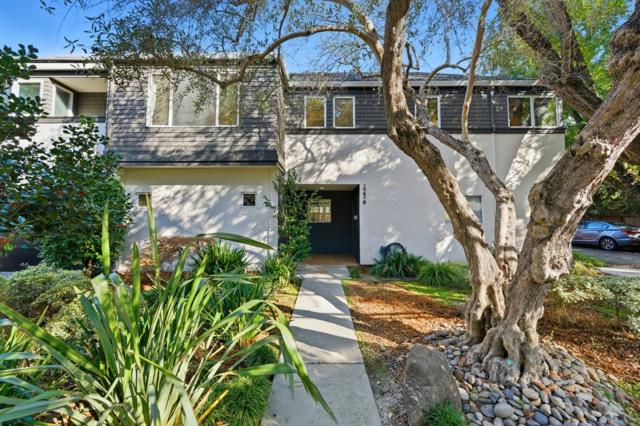 1962 Menalto, Menlo Park CA: https://media.crmls.org/mediaz/a0f3b080-cc6b-4f81-9461-828d6a3809b3.jpg