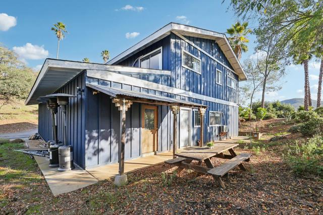 26086 Bear Valley Heights Road, Escondido CA: https://media.crmls.org/mediaz/a0f3f7a6-0e36-4843-bc94-b25e520fa9e0.jpg