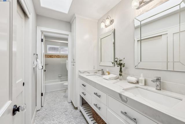 1617 Campesino Ct., Alamo CA: https://media.crmls.org/mediaz/a0f440ab-93c9-494f-be34-fdcb0dff1e6b.jpg
