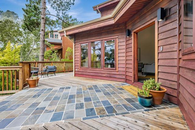 555 Avenue Portola, El Granada CA: https://media.crmls.org/mediaz/a0f4d1b1-f7bf-412a-84d9-80f929af81b3.jpg