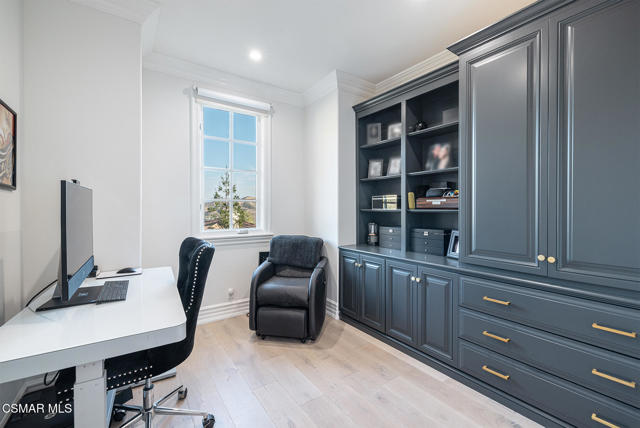 29475 Malibu View Court, Agoura Hills CA: https://media.crmls.org/mediaz/a0f55129-09b3-4d46-ad01-dca8f81be5d2.jpg