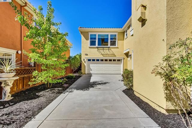 Image 2 of 53 For 3851 Silvera Ranch Dr