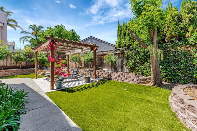 975 Oak Brook Way, Gilroy CA: https://media.crmls.org/mediaz/a0f6b7bc-ab33-4179-a31f-ddaa2feae24e.jpg